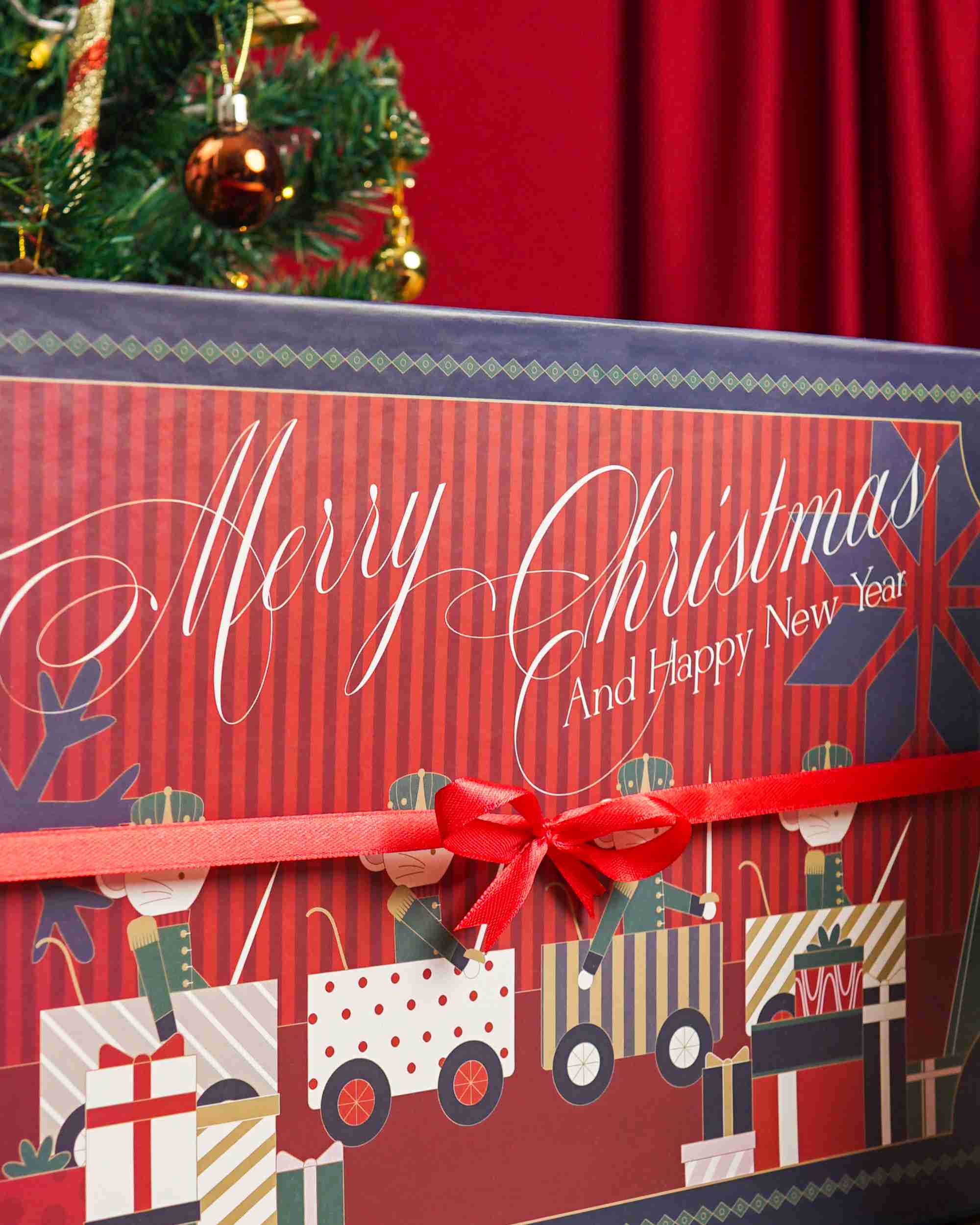 D’Lanier Fireside Tales Chocolate Christmas Hampers - Hampers Natal Coklat - Image 6