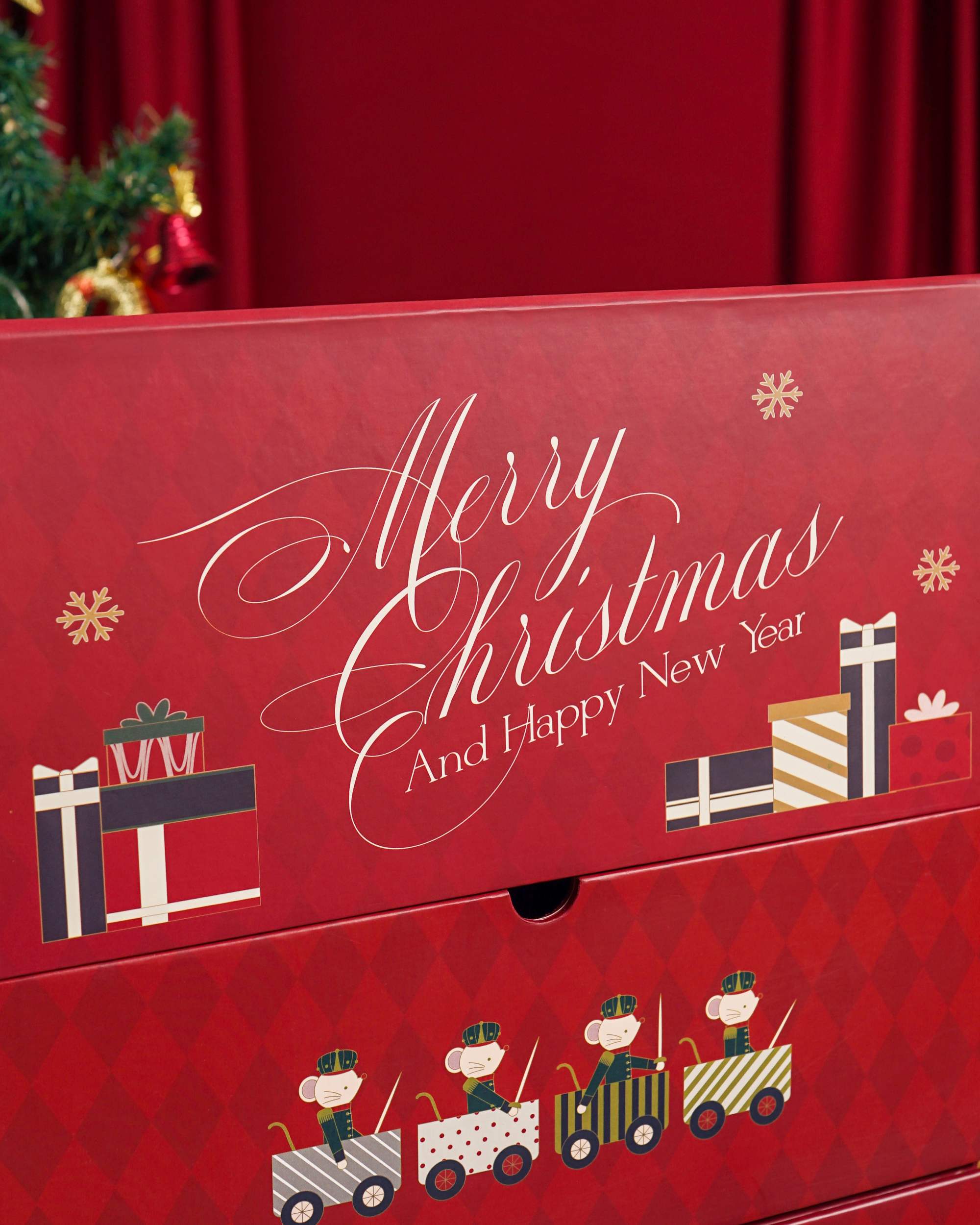 D’Lanier The Enchanted Noel Chocolate Christmas Hampers - Hampers Natal Coklat - Image 3